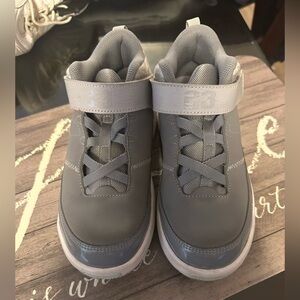 Stylish Gray Kids' Sneakers with Velcro